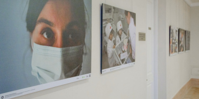 В здании Правительства Москвы открылась выставка «Медицина в объективе»