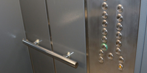 Замена устаревших лифтов