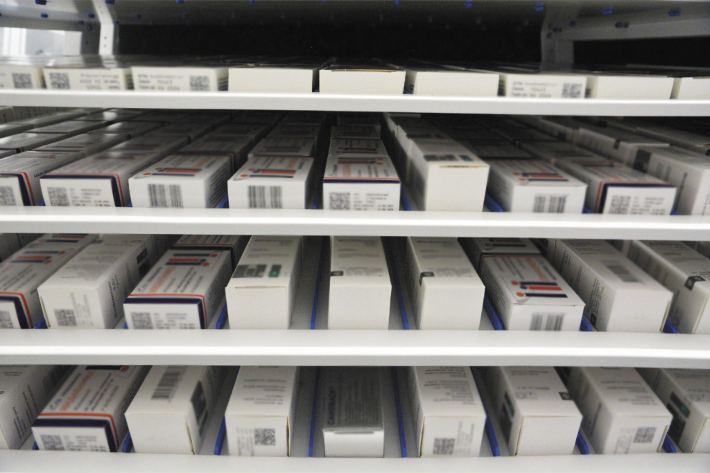 Вертикальное хранилище лекарств