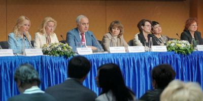 Директор института Елена Аксенова выступила на торжественном открытии форума «Педиатрия сегодня и завтра» 